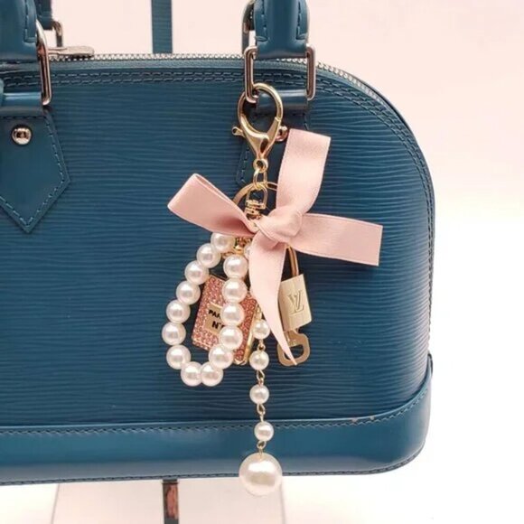 100% Auth Louis Vuitton Lock & Key with unbranded Bagcharm, Keycharm, Keychain - Picture 8 of 8